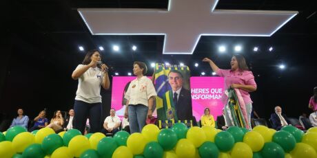 Evento de mulheres conservadoras "põe fogo" entre esquerda e direita