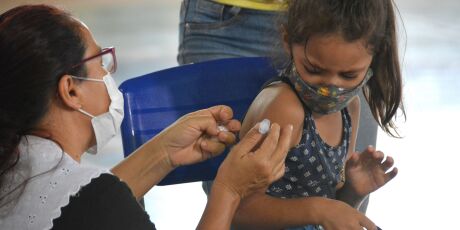 Campo Grande terá plantão de vacinação contra Covid-19 para bebês neste sábado (23)