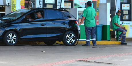 Campo Grande sai na frente e tem a gasolina mais barata de MS