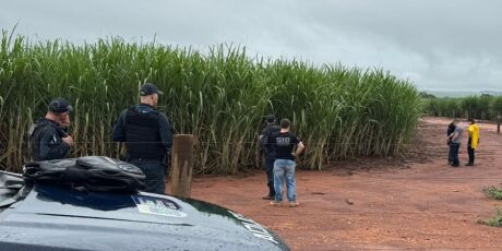 Homem morre em confronto com a polícia após roubar carro em MS