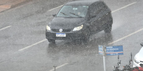 Estado tem manh&atilde; nublada e registra temporais