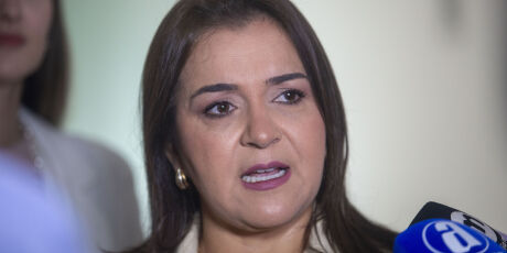 Adriane veta projeto de lei que suspende taxa do lixo nos carn&ecirc;s do IPTU