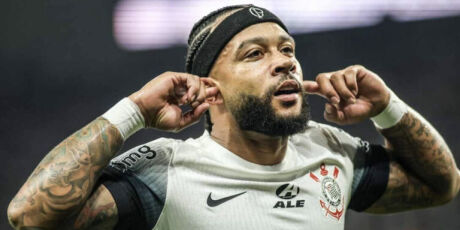 Memphis tem les&atilde;o muscular e vai viajar para fazer tratamento com sele&ccedil;&atilde;o holandesa