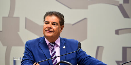 Em reuni&atilde;o com Riedel, prefeitos fazem lobby por Nelsinho no Senado