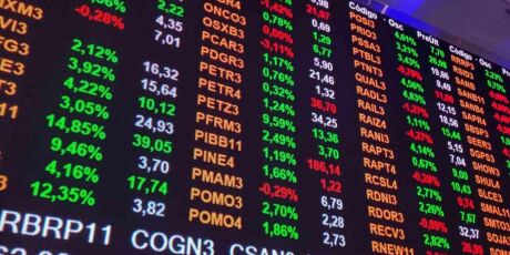 Ibovespa tem forte queda com Petrobras e vai ao menor n&iacute;vel em um m&ecirc;s
