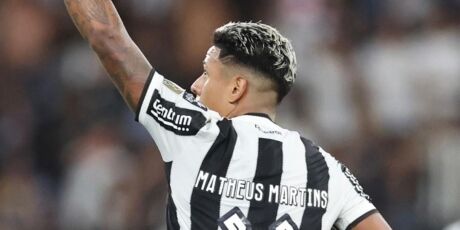 Em meio a rumores de saída, atleta de MS faz belo gol na Libertadores