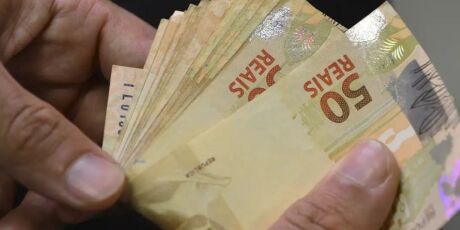 Come&ccedil;a a valer isen&ccedil;&atilde;o de IR para quem ganha at&eacute; R$ 5 mil 