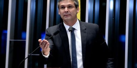 Lindbergh: governo estuda mandar proposta 6x1 com urg&ecirc;ncia constitucional para a C&acirc;mara