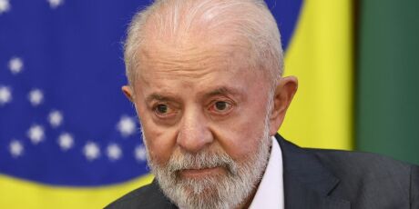 Avaliação negativa de Lula vai de 41% para 43%; positiva oscila de 27% para 26%
