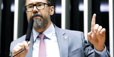 Famoso por cercear a imprensa, Pollon agora defende a liberdade de expressão