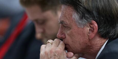 Bolsonaro tem piora da fun&ccedil;&atilde;o renal e aumento de inflama&ccedil;&atilde;o