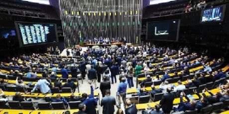 Corrida ao Senado no Estado continua com quatro pr&eacute;-candidatos embolados