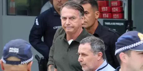 Por unanimidade, STF nega pris&atilde;o domiciliar a Bolsonaro