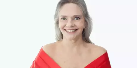 Conheça os maiores sucessos de Angela Ro Ro