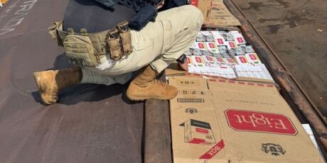 PRF apreende 350 mil ma&ccedil;os de cigarro, coca&iacute;na e celulares contrabandeados