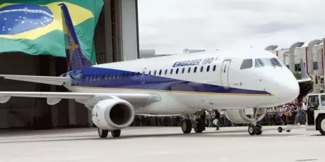 Embraer adquire SAF da Vibra para acelerar pesquisas com biocombust&iacute;vel