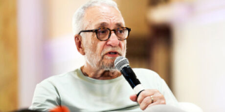 "Precisamos de mobilização política e estudar a disseminação da ignorância"