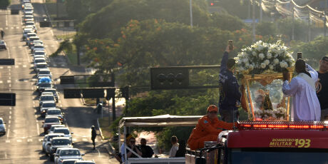 Carreata da Padroeira re&uacute;ne 300 carros e percorre 9 avenidas de Campo Grande