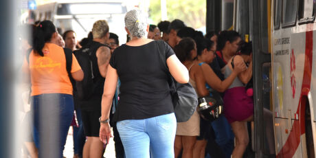 Atraso em pagamento de subs&iacute;dios exp&otilde;e colapso financeiro do transporte da Capital