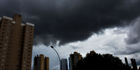 Inmet alerta para tempestades severas com granizo e rajadas de vento em MS