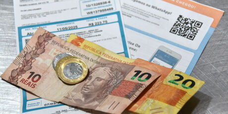 Aneel mant&eacute;m bandeira para vermelha 1 na conta de luz em novembro