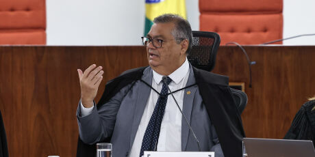 Dino pede vista e suspende julgamento no STF sobre distribui&ccedil;&atilde;o de royalties de petr&oacute;leo