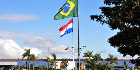 Corpo brasileiro &eacute; achado em rio da fronteira em meio &agrave; 'guerra do tr&aacute;fico' no Paraguai