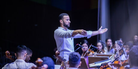 Moinho Cultural faz parceria com escola da Bol&iacute;via e forma orquestra com m&uacute;sicos dos dois pa&iacute;ses