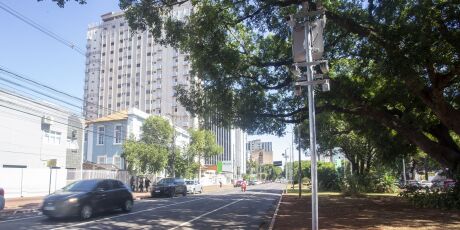 Projeto pro&iacute;be uso de c&acirc;meras de videomonitoramento para aplicar penalidades de tr&acirc;nsito