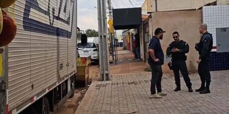 Funcion&aacute;rio de loja de m&oacute;veis morre ao ser atingido por placas de madeira, no Bairro Noroeste