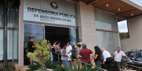 Alta recorde de atendimentos pela Defensoria expõe casos graves na saúde pública de MS