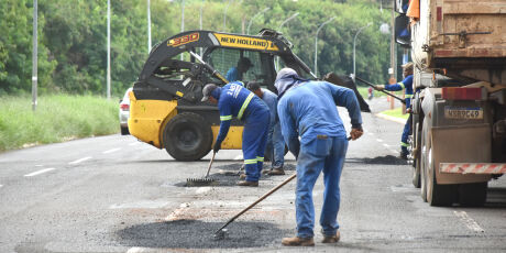 Secret&aacute;ria promete fim do calote e tapa-buracos come&ccedil;a nesta quarta-feira