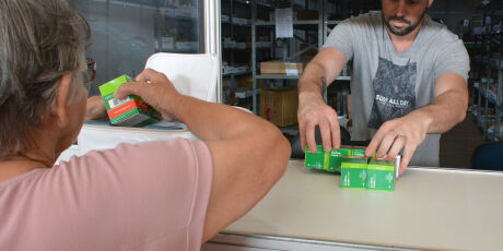 Comit&ecirc; da Sa&uacute;de afirma que rede p&uacute;blica ter&aacute; 90% do estoque de rem&eacute;dios na virada do ano