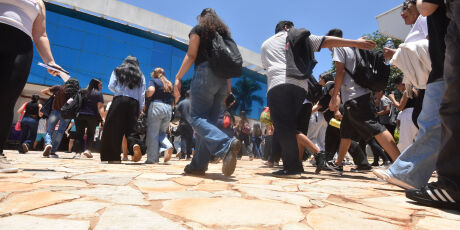 Enem 2025: entenda quem pode solicitar a reaplica&ccedil;&atilde;o das provas