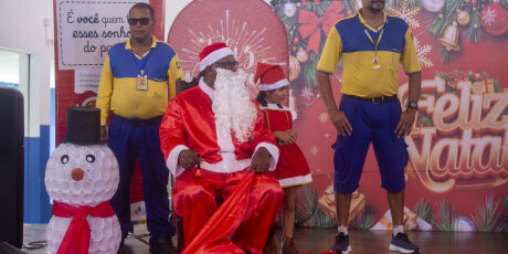 Dez mil cartinhas podem ser adotadas na campanha "Papai Noel dos Correios"