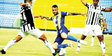 Traficante que amea&ccedil;a guerra usou documento falso para jogar futebol