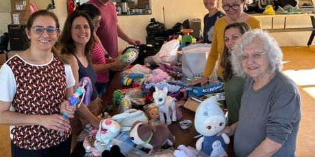 Brech&oacute; beneficente re&uacute;ne mais de 12 mil pe&ccedil;as com at&eacute; 90% de desconto