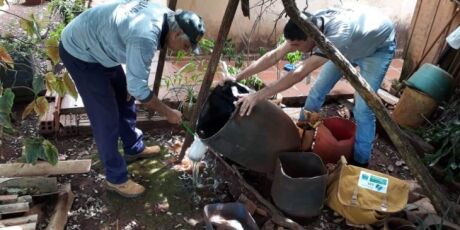 Mutirão contra dengue promove "limpa" em residências de Campo Grande