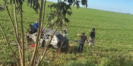 Homem morre em acidente de carro carregado com produtos il&iacute;citos e droga