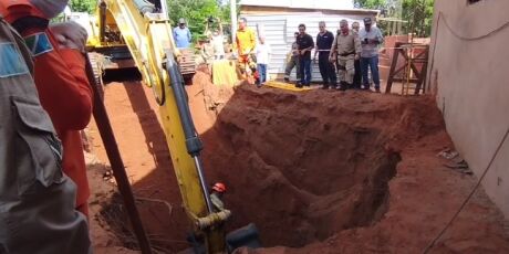 Trabalhador morre soterrado durante escava&ccedil;&atilde;o de fossa em Campo Grande