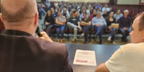 Dentistas mant&eacute;m estado de greve ap&oacute;s reuni&atilde;o sem avan&ccedil;o com a Prefeitura