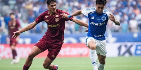 Cruzeiro empata com Flu e perde chance de colocar press&atilde;o nos l&iacute;deres