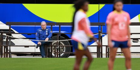 Em solo europeu, Petrallás chefia seleção brasileira em amistosos 