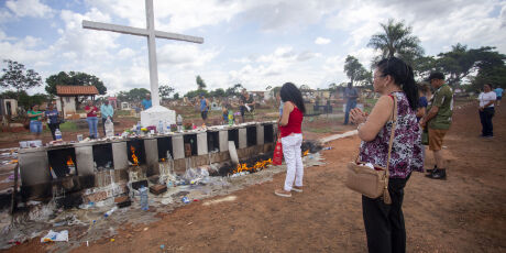 F&eacute; e saudade marcam a manh&atilde; de Finados em Campo Grande