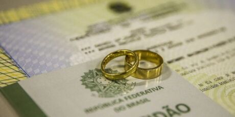 IBGE: n&uacute;mero de casais em uni&atilde;o est&aacute;vel supera o de cerim&ocirc;nias e festas de casamento