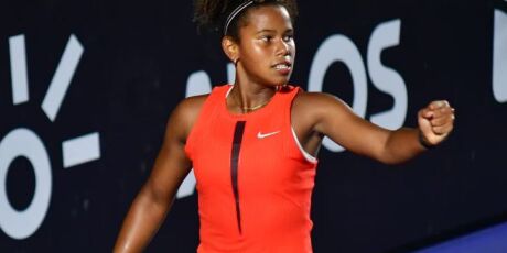 Victoria Barros elimina favorita na Turquia e chega &agrave; primeira final profissional aos 15 anos