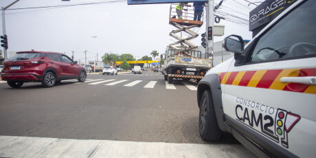 Em meio &agrave; crise, prefeitura reajusta contrato milion&aacute;rio dos sem&aacute;foros