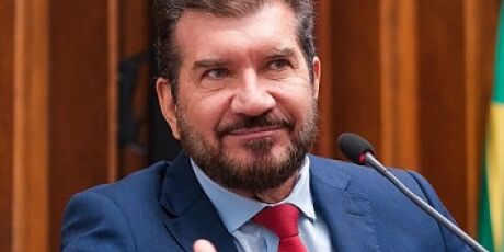 Em meio a crise de seguran&ccedil;a, governador se re&uacute;ne com aliados e ignora governo federal, diz Kemp