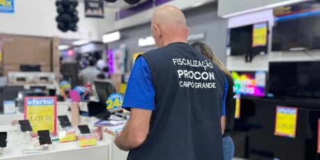 Procon fiscaliza lojas para combater fraudes na Black Friday
