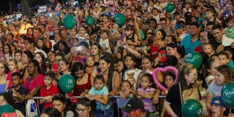 Centro vira palco de festa e reúne dez mil em abertura do Natal de Campo Grande